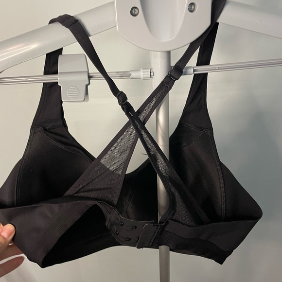 Lululemon 34C Black Lightweight Racerback Adjustable Straps Bra - Picture 5 of 7